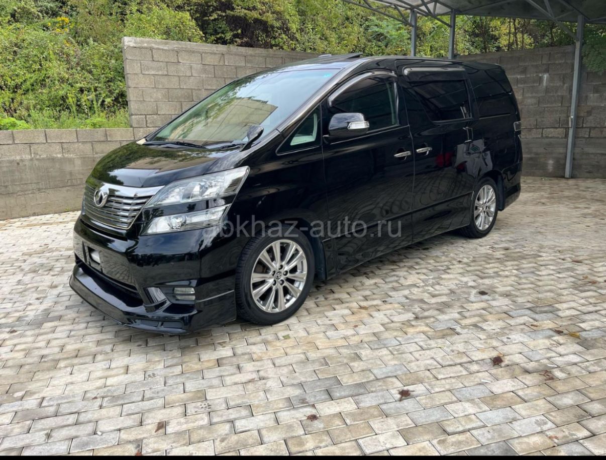 Toyota Alphard (черный)